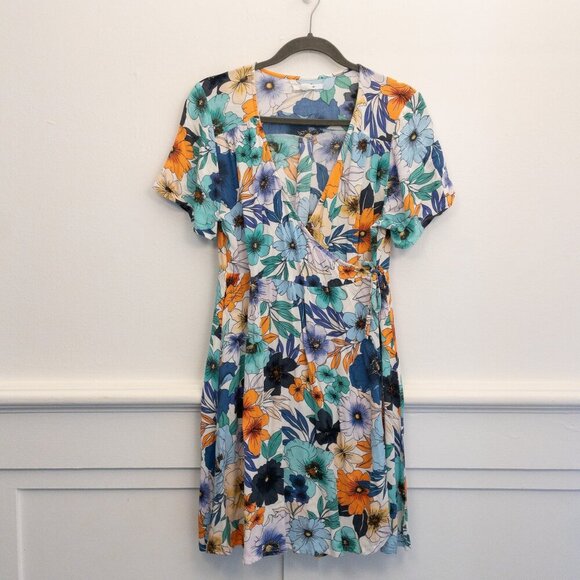 O'Neill Floral Wrap Dress Size M Short Sleeve V-Neck 100% Viscose Lightweight - Picture 1 of 4